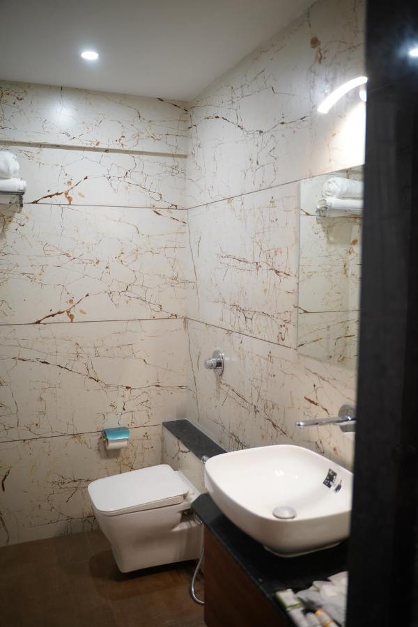 Leela Bizotel Junagadh Dış mekan fotoğraf