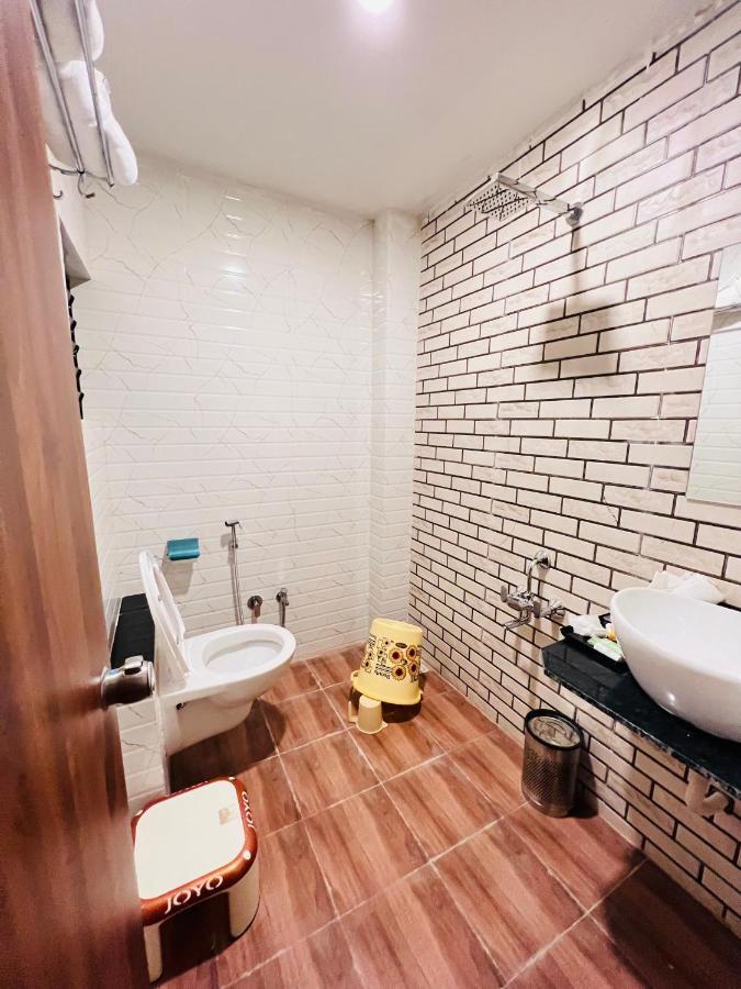 Leela Bizotel Junagadh Dış mekan fotoğraf
