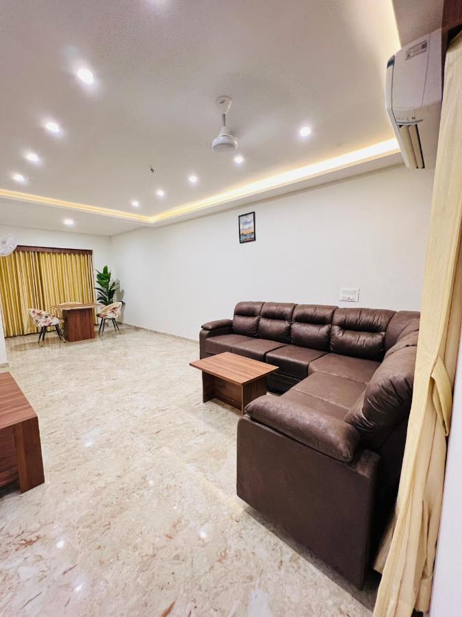 Leela Bizotel Junagadh Dış mekan fotoğraf